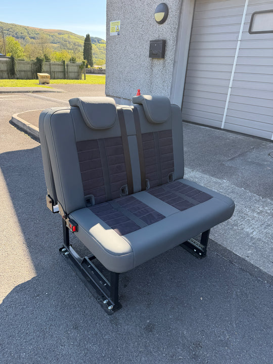 3/4 Rock and Roll bed, Recline back & Isofix