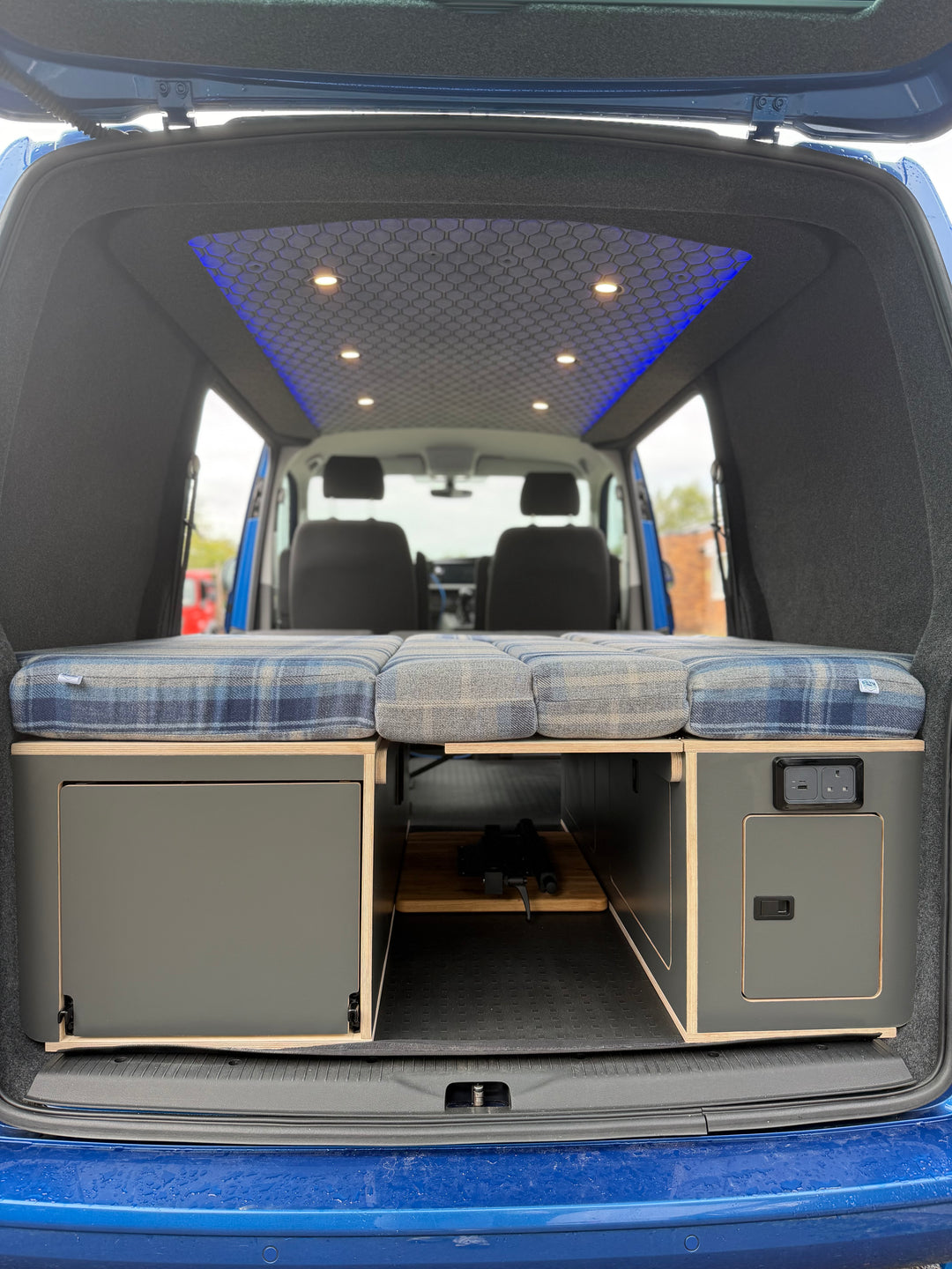 Volkswagen Transporter T5-T6.1 Kombi Van Mountain Range - SWB & LWB