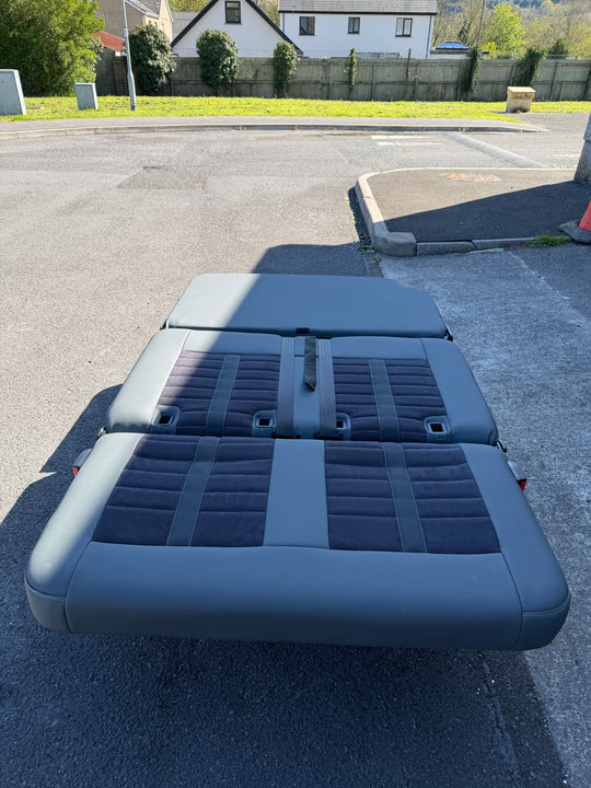 3/4 Rock and Roll bed, Recline back & Isofix