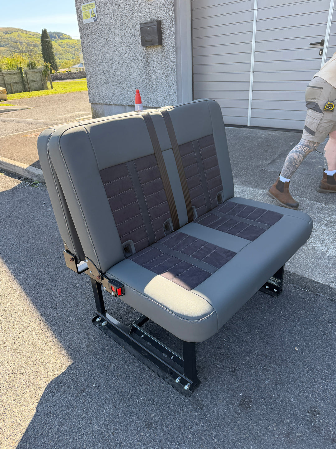 3/4 Rock and Roll bed, Recline back & Isofix