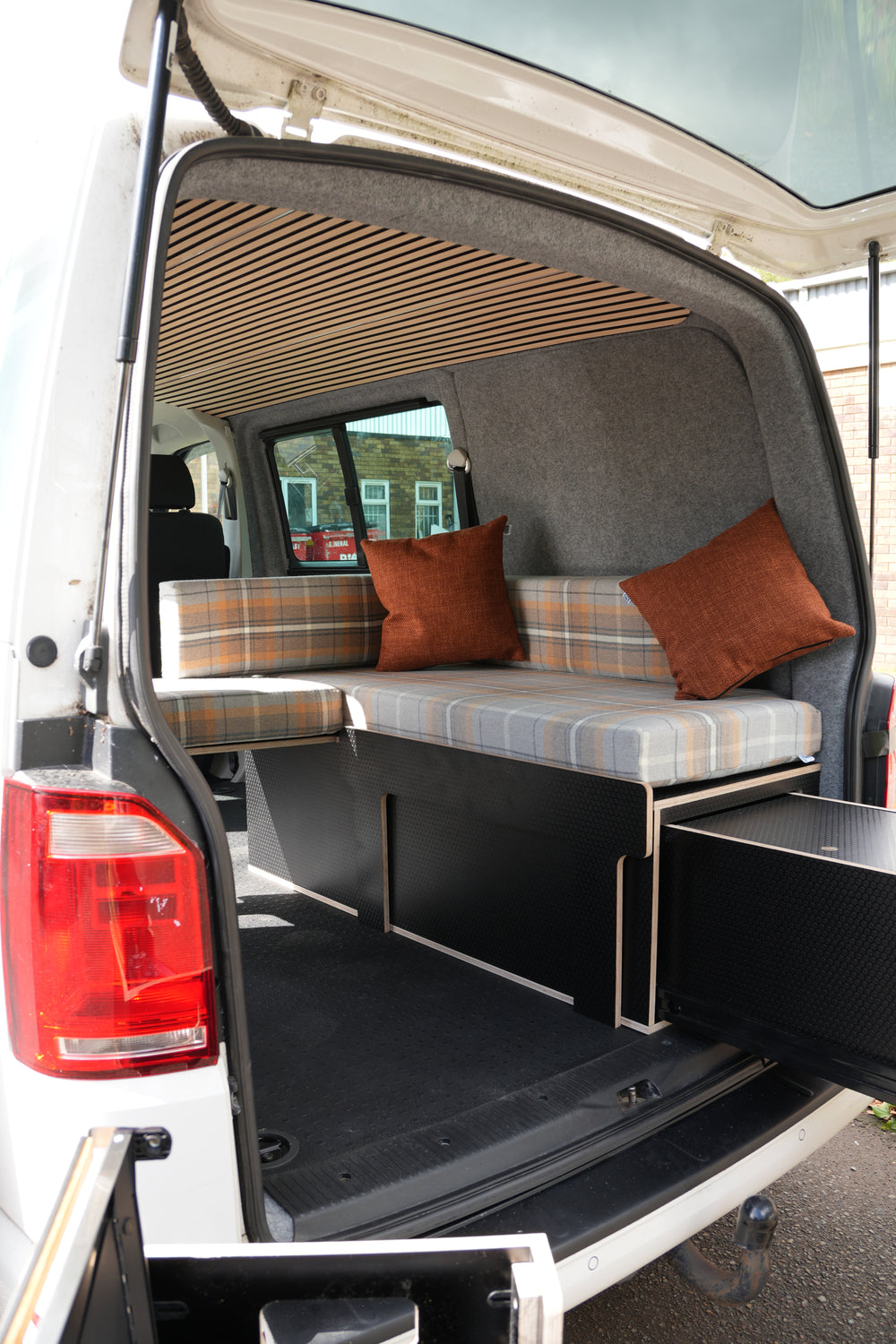 VW Transporter Kombi Single Bench Unit - Pull Out Bed & Kitchen System