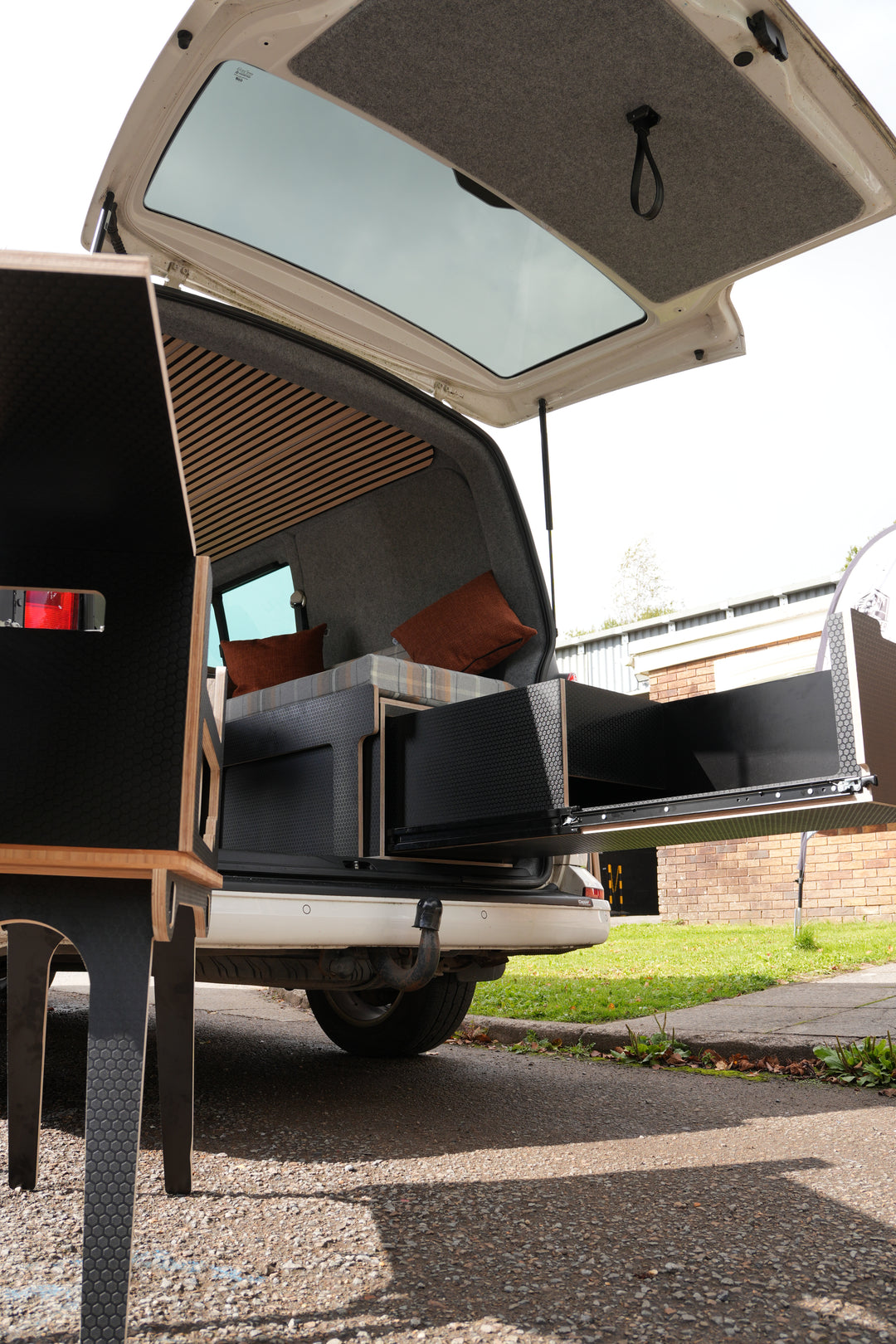 VW Transporter Kombi Single Bench Unit - Pull Out Bed & Kitchen System