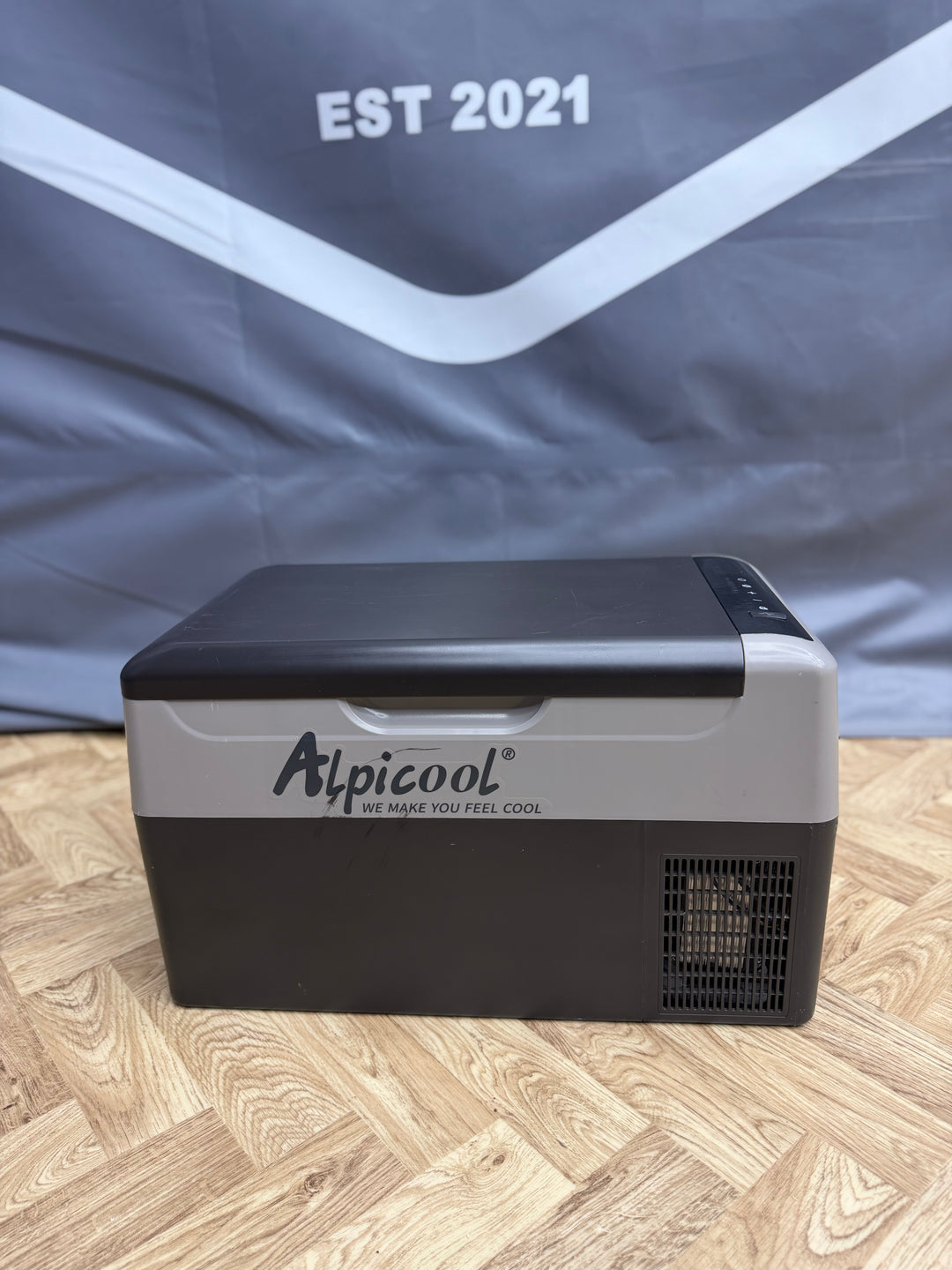 Alpicool G22 12V Compressor Fridge Freezer - 22L - Used