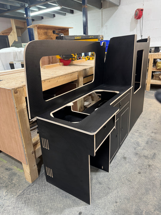 VW Transpoter SWB Kitchen Unit & Splashback - For 3/4 R&R Beds