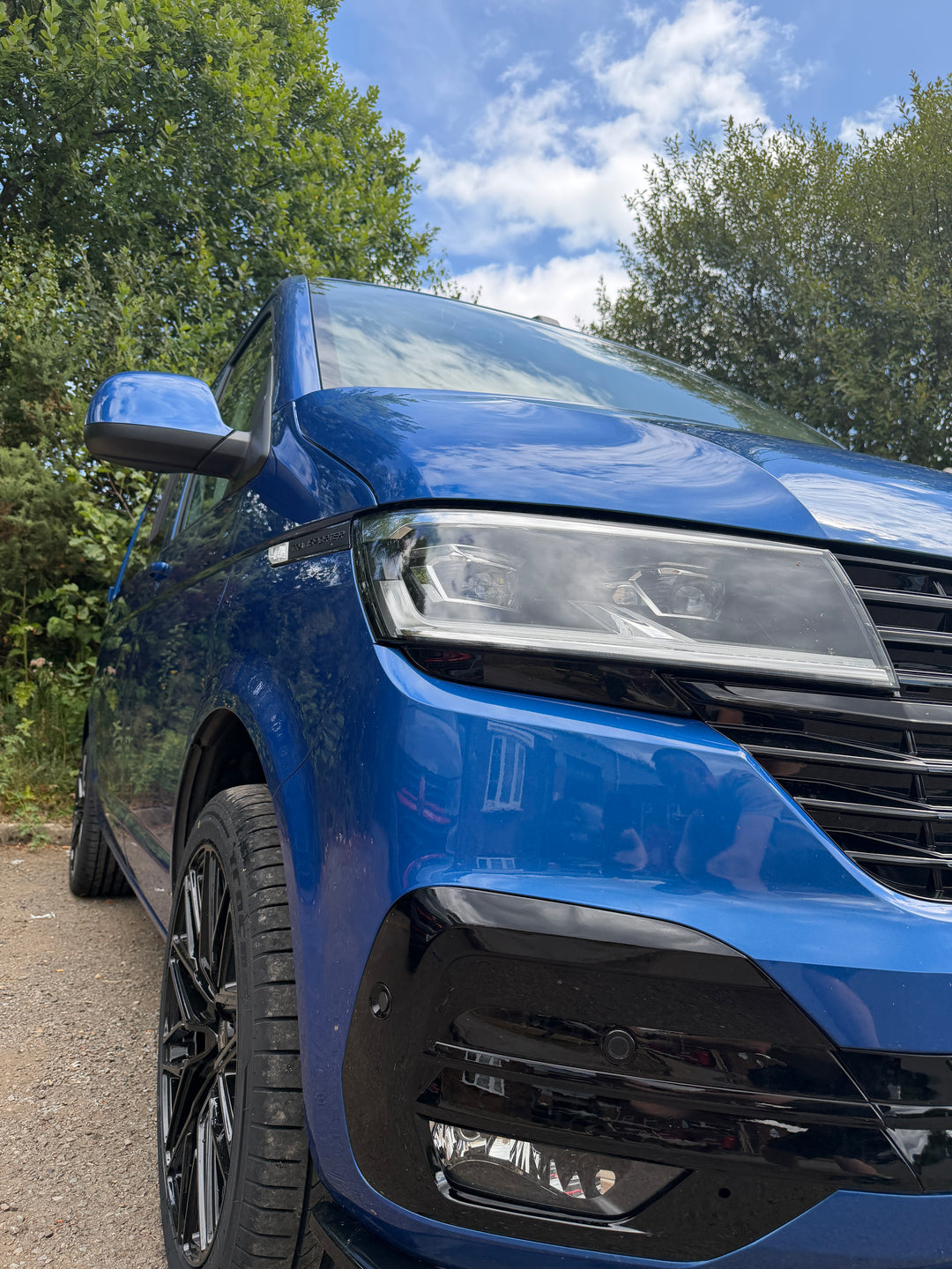 VW Transporter T6.1 SWB Highline T28 (2023) — Blue, Part-Converted