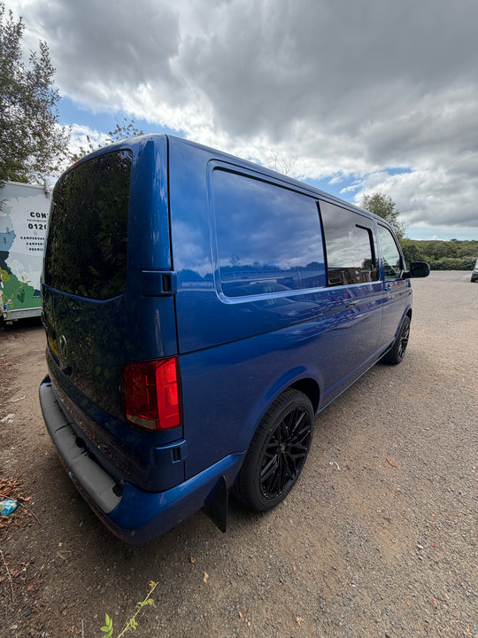 VW Transporter T6.1 SWB Highline T28 (2023) — Blue, Part-Converted