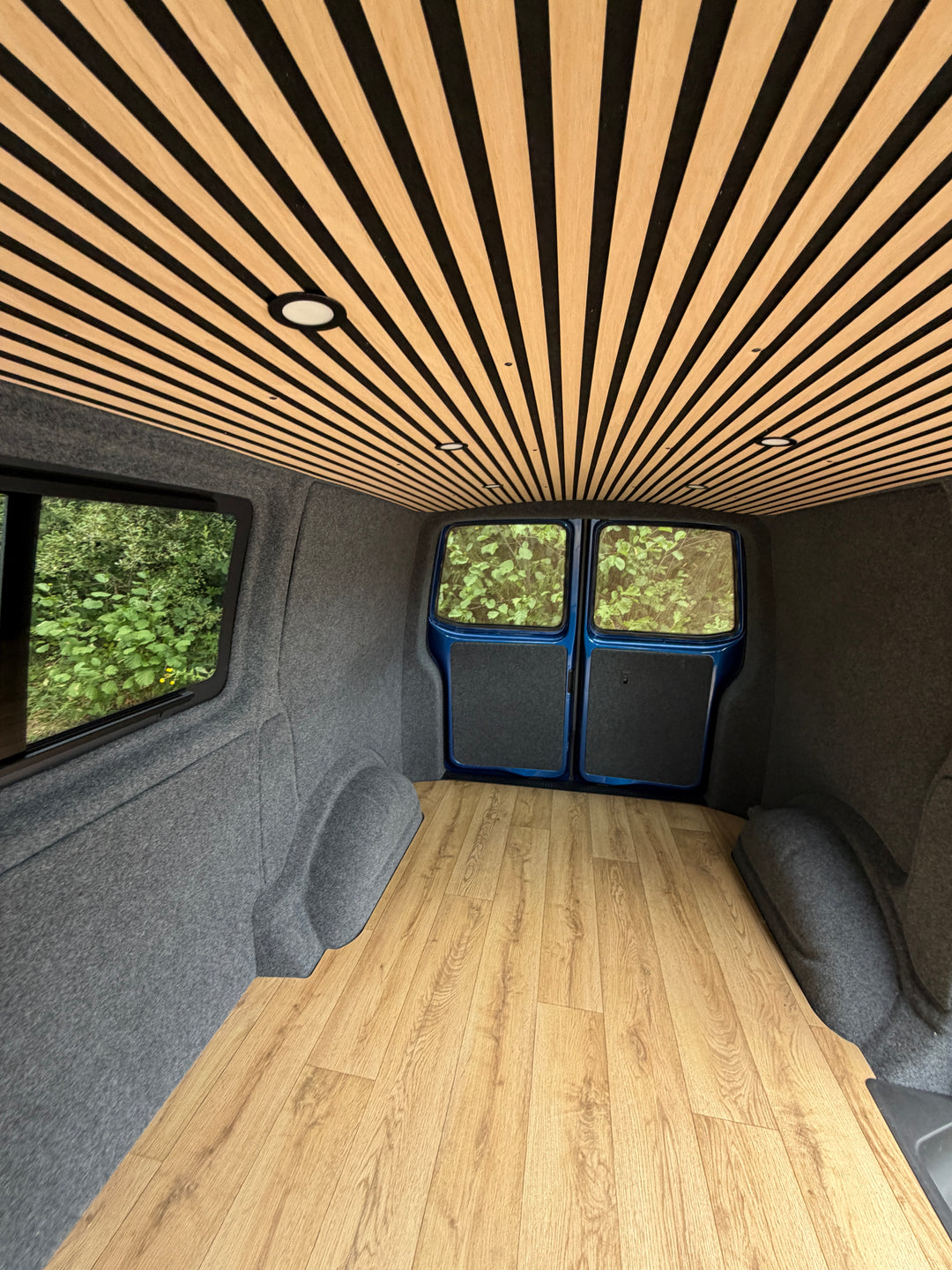 VW Transporter T6.1 SWB Highline T28 (2023) — Blue, Part-Converted