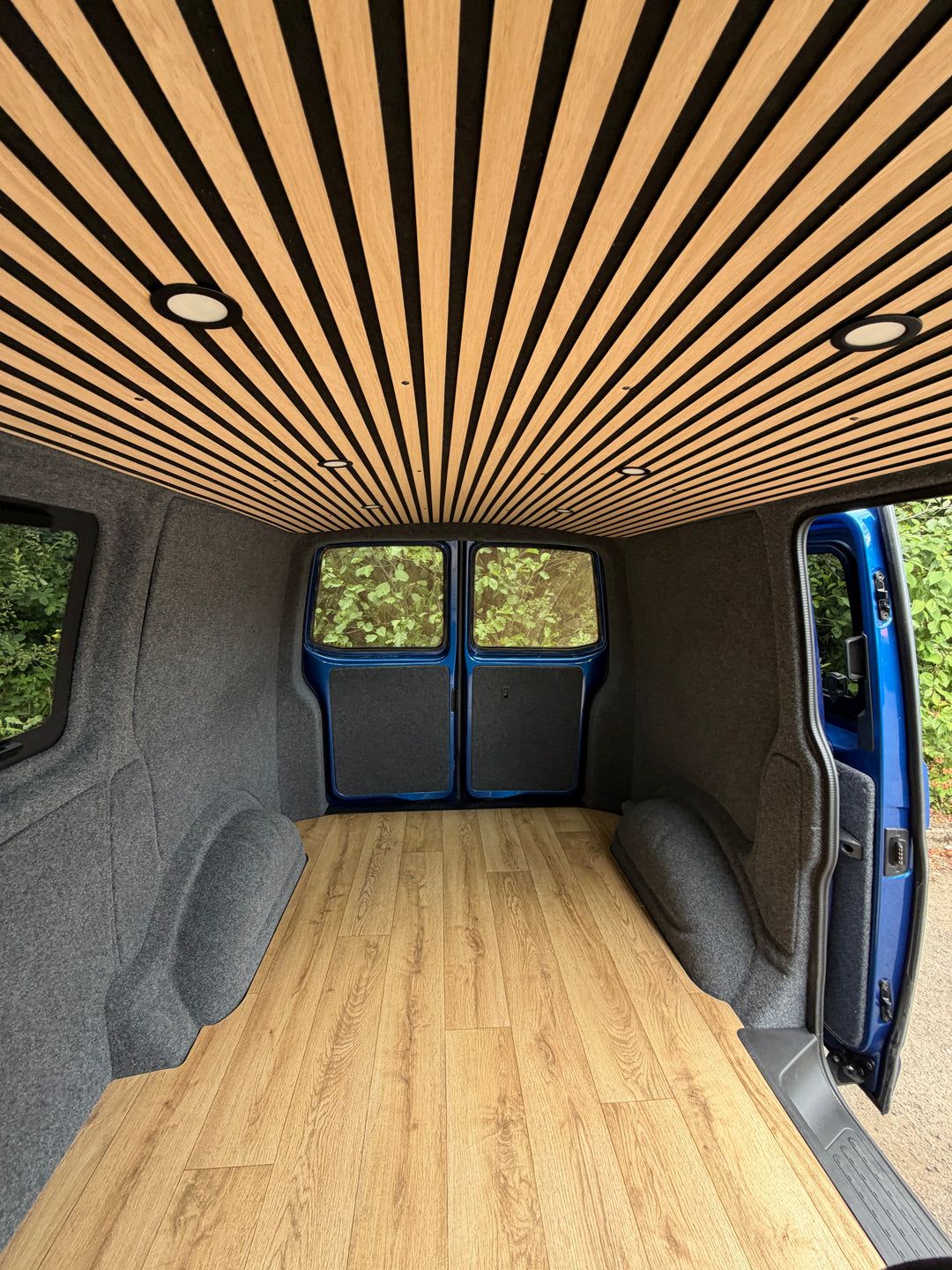 VW Transporter T6.1 SWB Highline T28 (2023) — Blue, Part-Converted